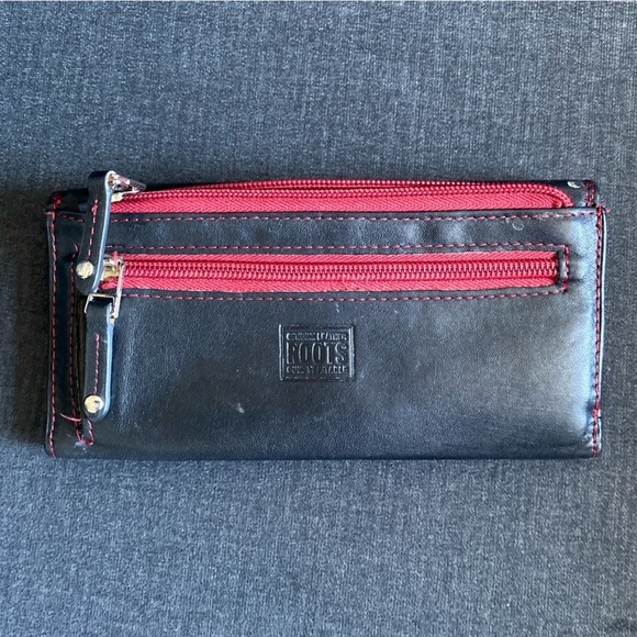 ROOTS CANADA Vintage Genuine Leather Wallet Black Red Accents Trifold CLASSIC - Picture 2 of 6